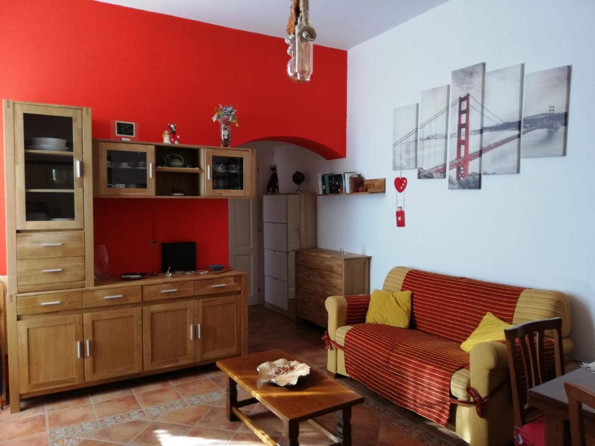 La Casa Di Adele Apartment Sassari Bagian luar foto